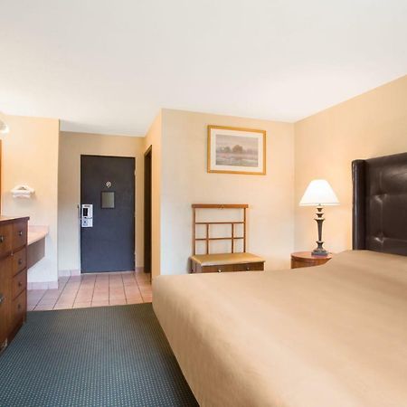 Knights Inn Endwell Ngoại thất bức ảnh